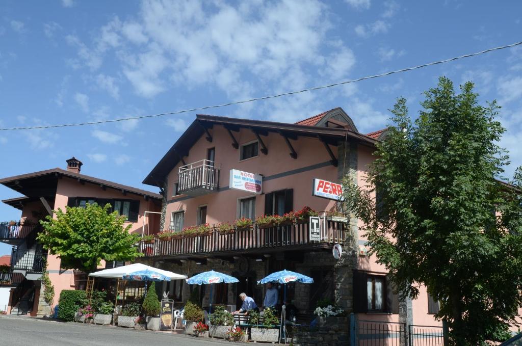 Albergo Ristorante Da Piercarlo Brallo Di Pregola Extérieur photo